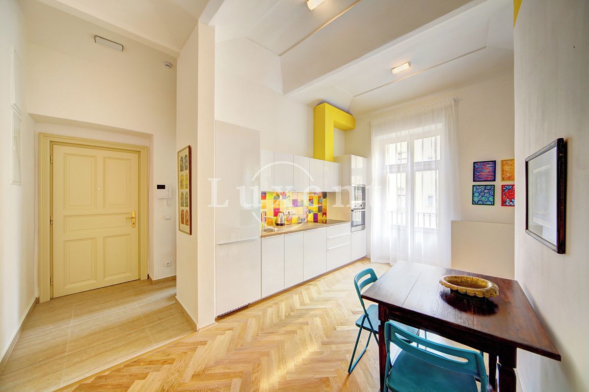 Pronájem bytu 2+kk 67 m² – fotografie 3