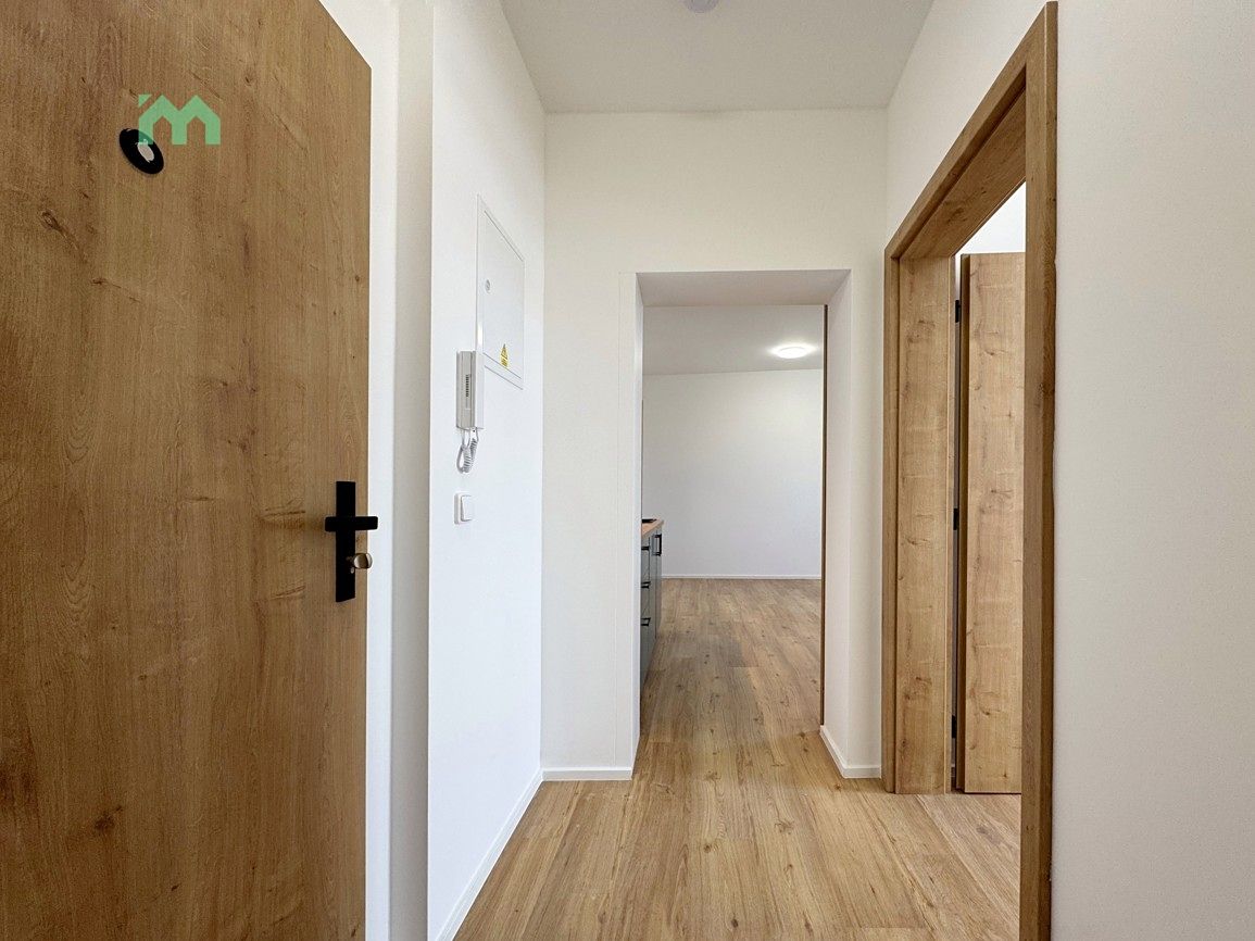 Pronájem bytu 2+kk 41 m² – fotografie 4