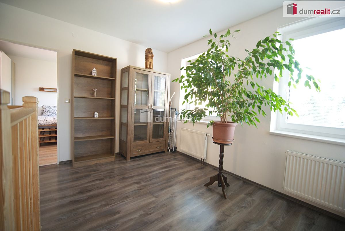 Prodej rodinného domu 140 m², pozemek 637 m² – fotografie 4