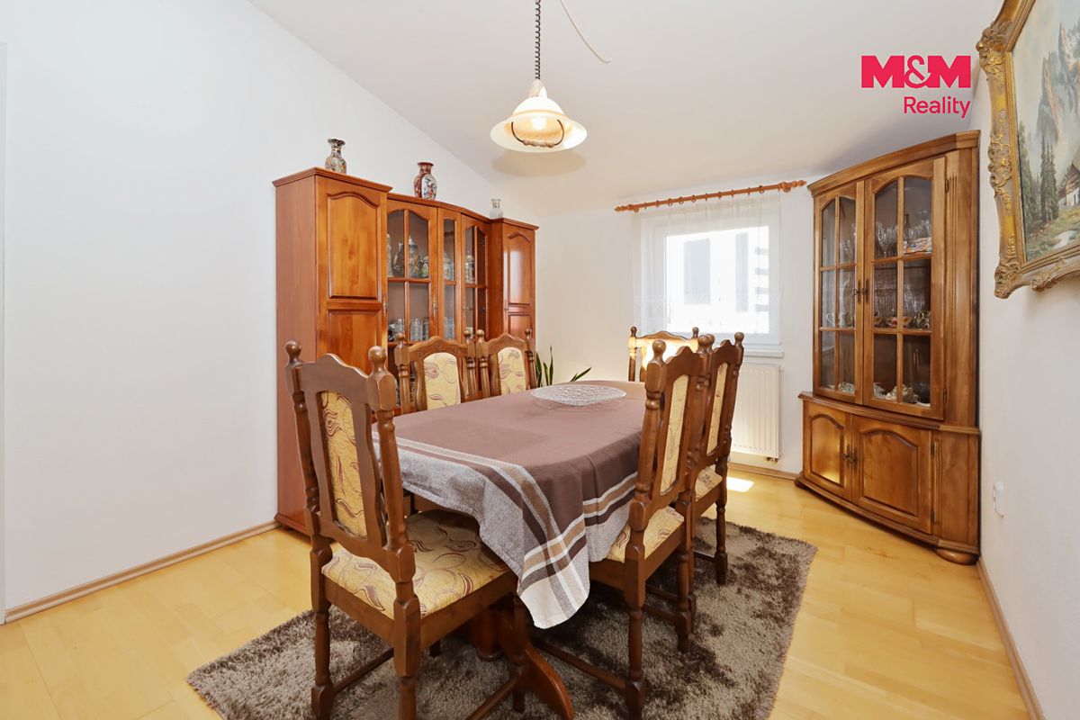 Prodej rodinného domu 160 m², pozemek 494 m² – fotografie 2