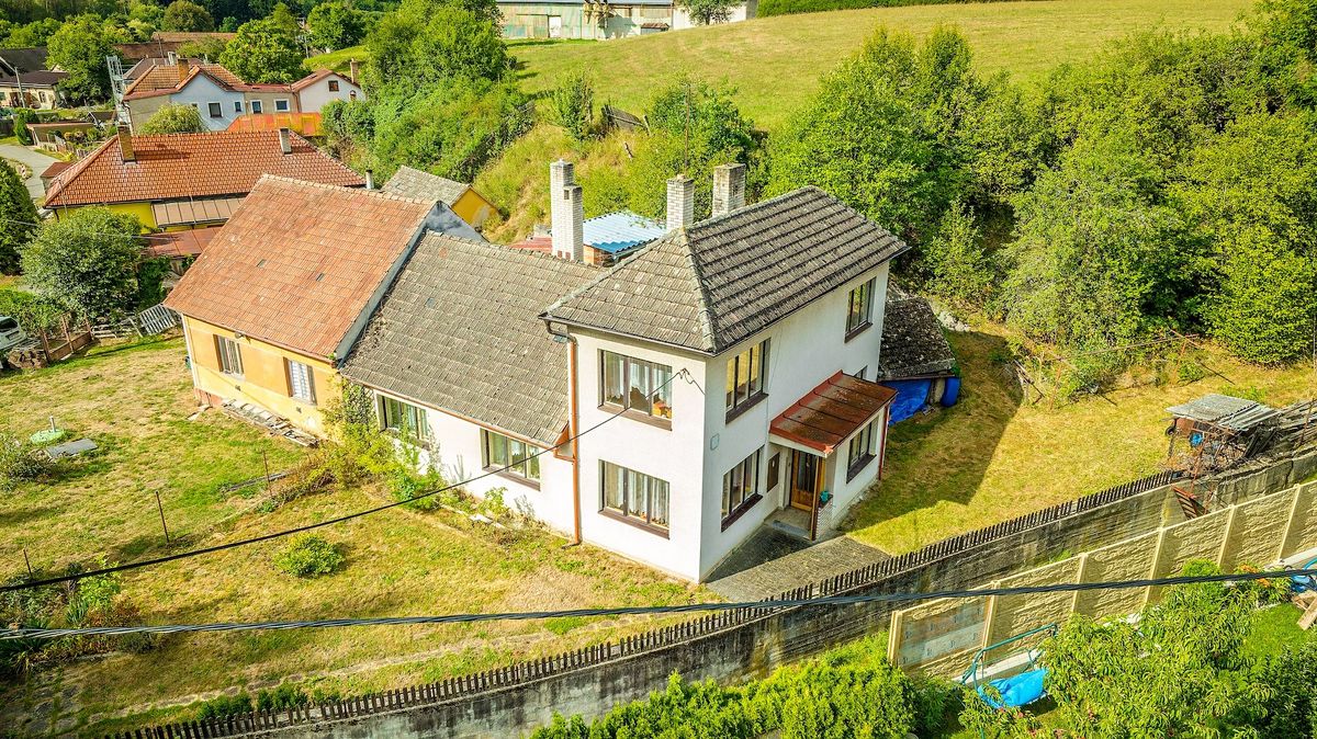 Prodej rodinného domu 91 m², pozemek 811 m² – fotografie 2