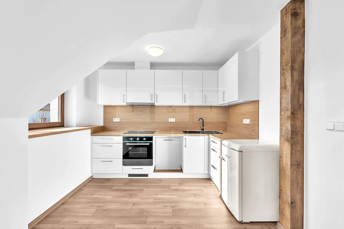 Pronájem bytu 2+kk 44 m² – fotografie 2