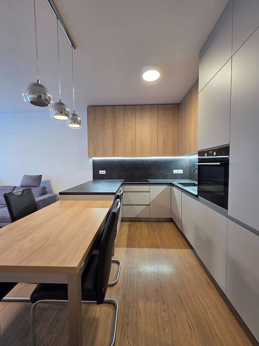 Pronájem bytu 2+kk 70 m² – fotografie 3