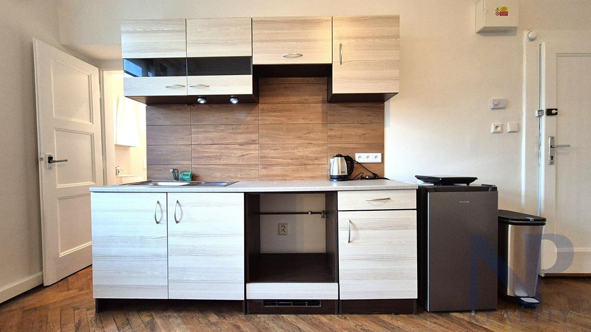 Pronájem bytu 1+kk 20 m² – fotografie 2