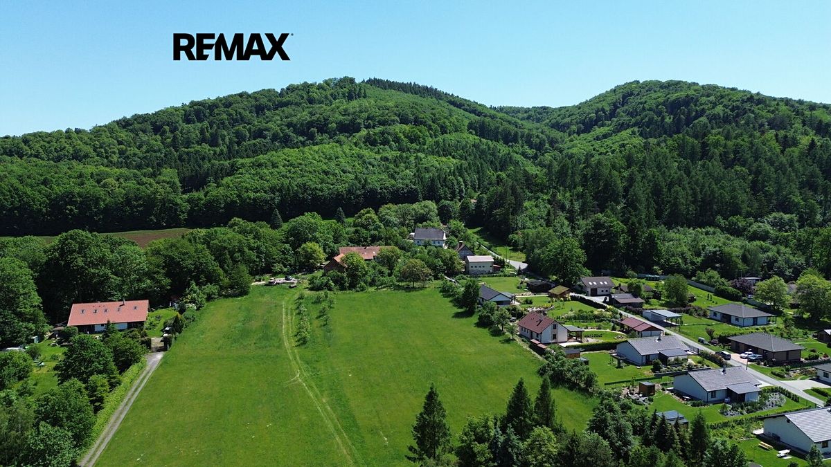 Prodej stavebního pozemku 800 m²