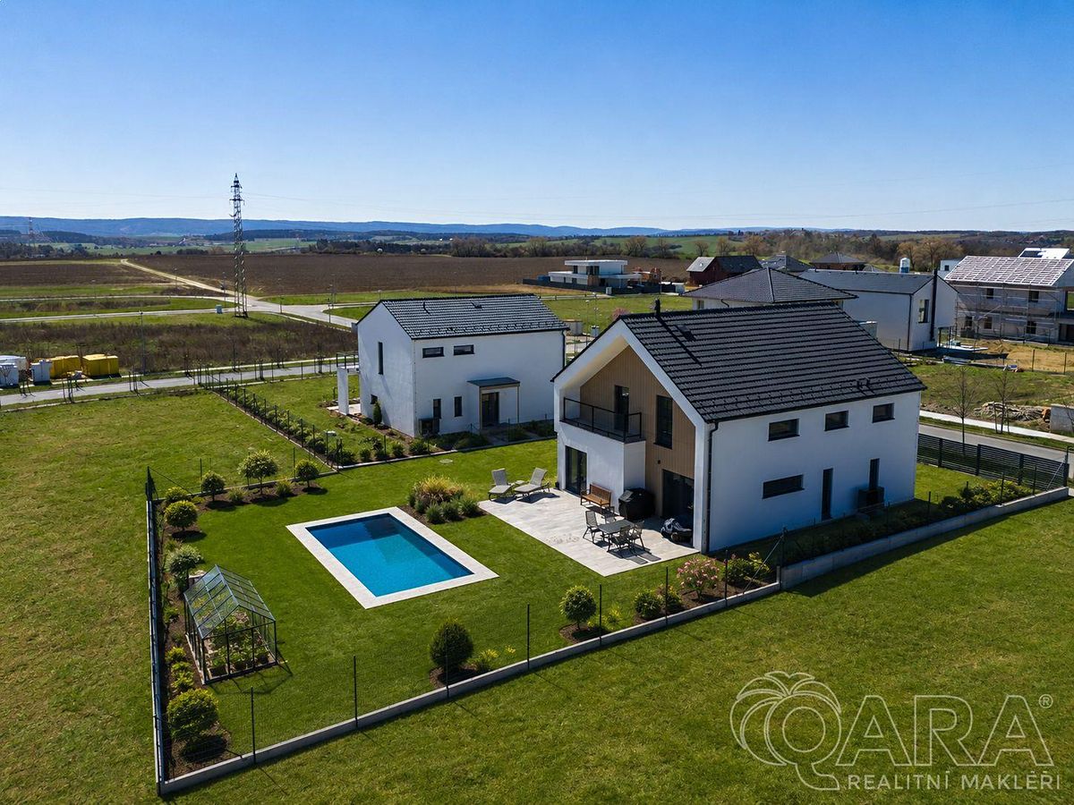 Prodej rodinného domu 183 m², pozemek 820 m² – fotografie 3