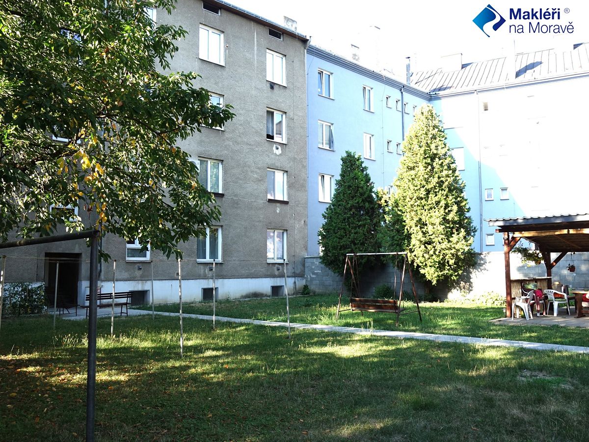 Pronájem bytu 2+kk 49 m² – fotografie 2