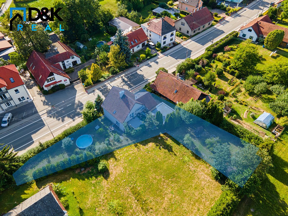 Prodej rodinného domu 213 m², pozemek 674 m² – fotografie 2