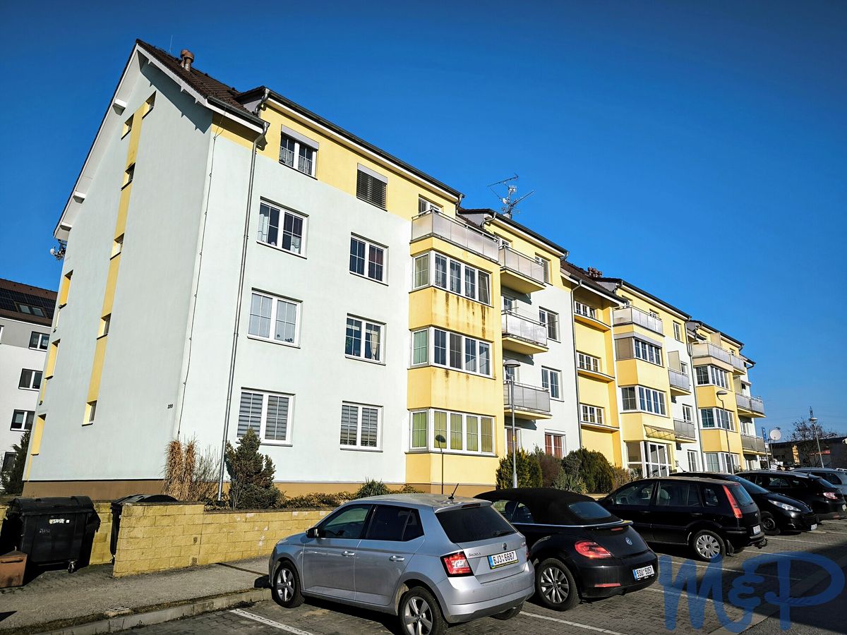 Pronájem bytu 1+kk 38 m² – fotografie 3