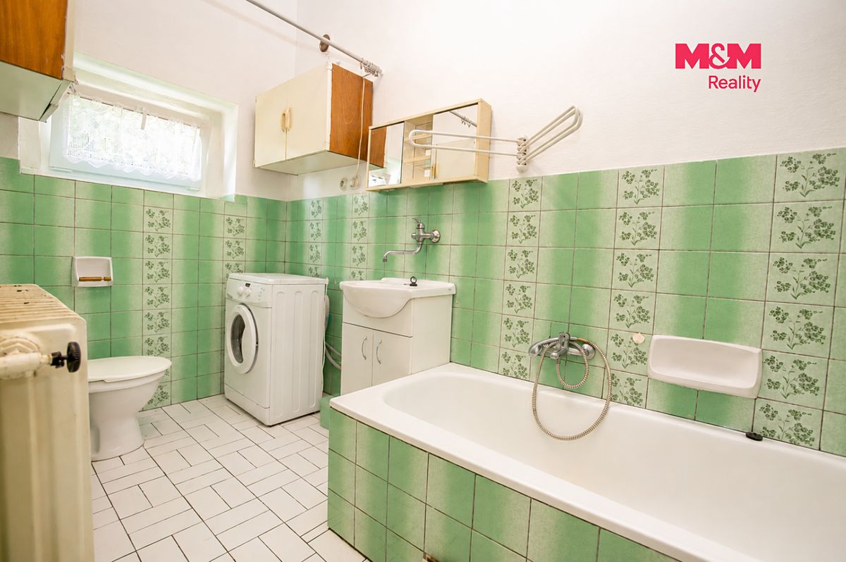 Prodej rodinného domu 150 m², pozemek 1410 m² – fotografie 3