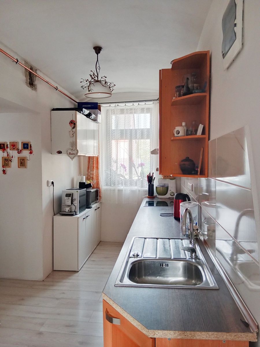 Prodej rodinného domu 250 m², pozemek 214 m² – fotografie 2