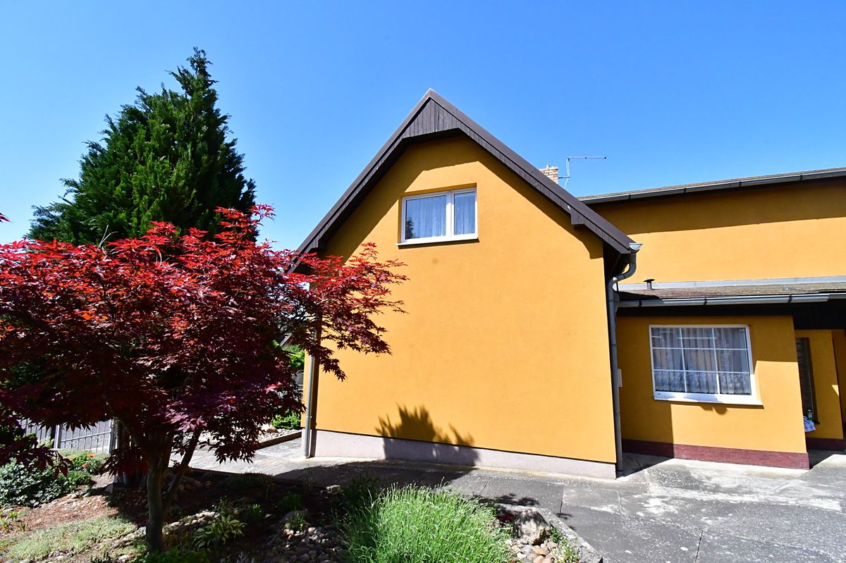 Prodej rodinného domu 170 m², pozemek 873 m² – fotografie 2