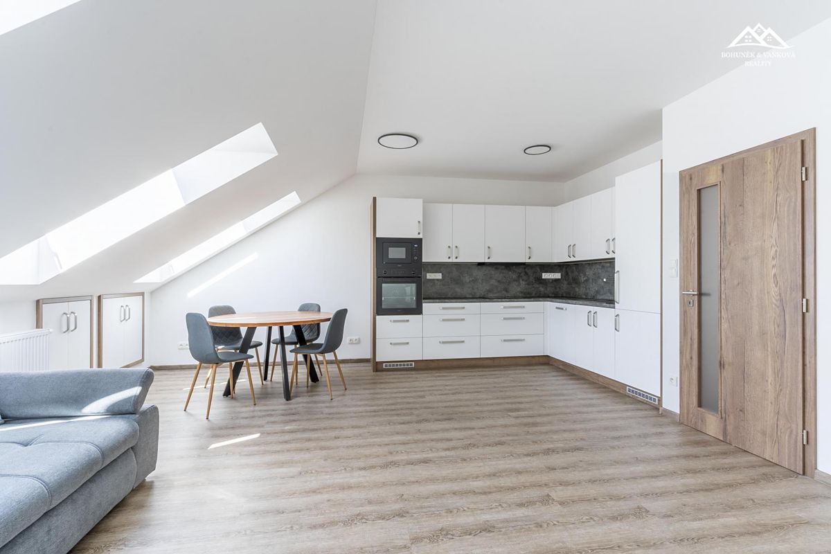 Pronájem bytu 2+kk 60 m²