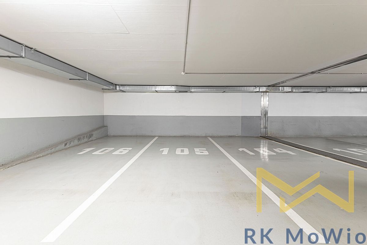Pronájem garážového stání 20 m²
