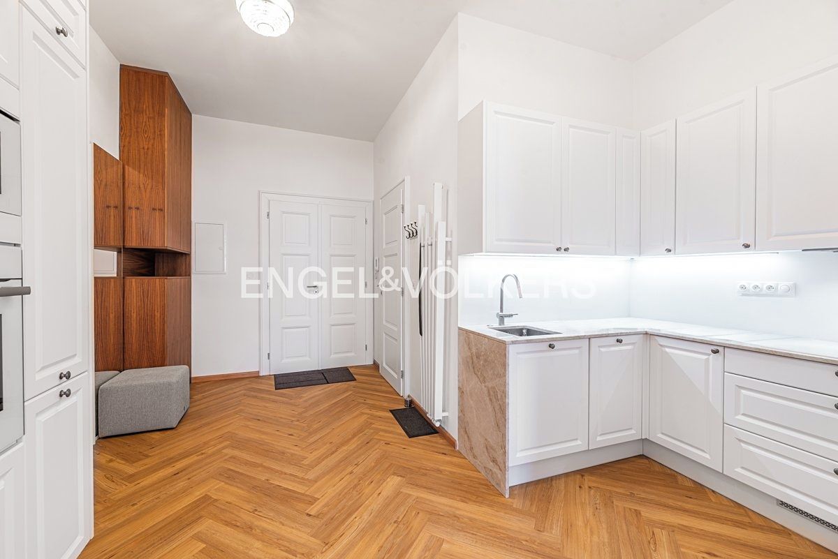 Pronájem bytu 3+kk 68 m² – fotografie 2