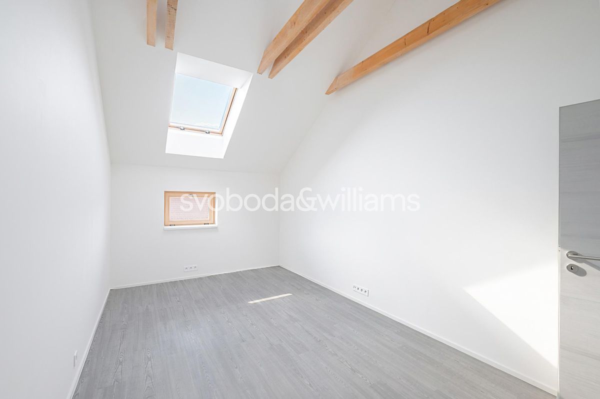 Pronájem bytu 4+kk 151 m² – fotografie 4