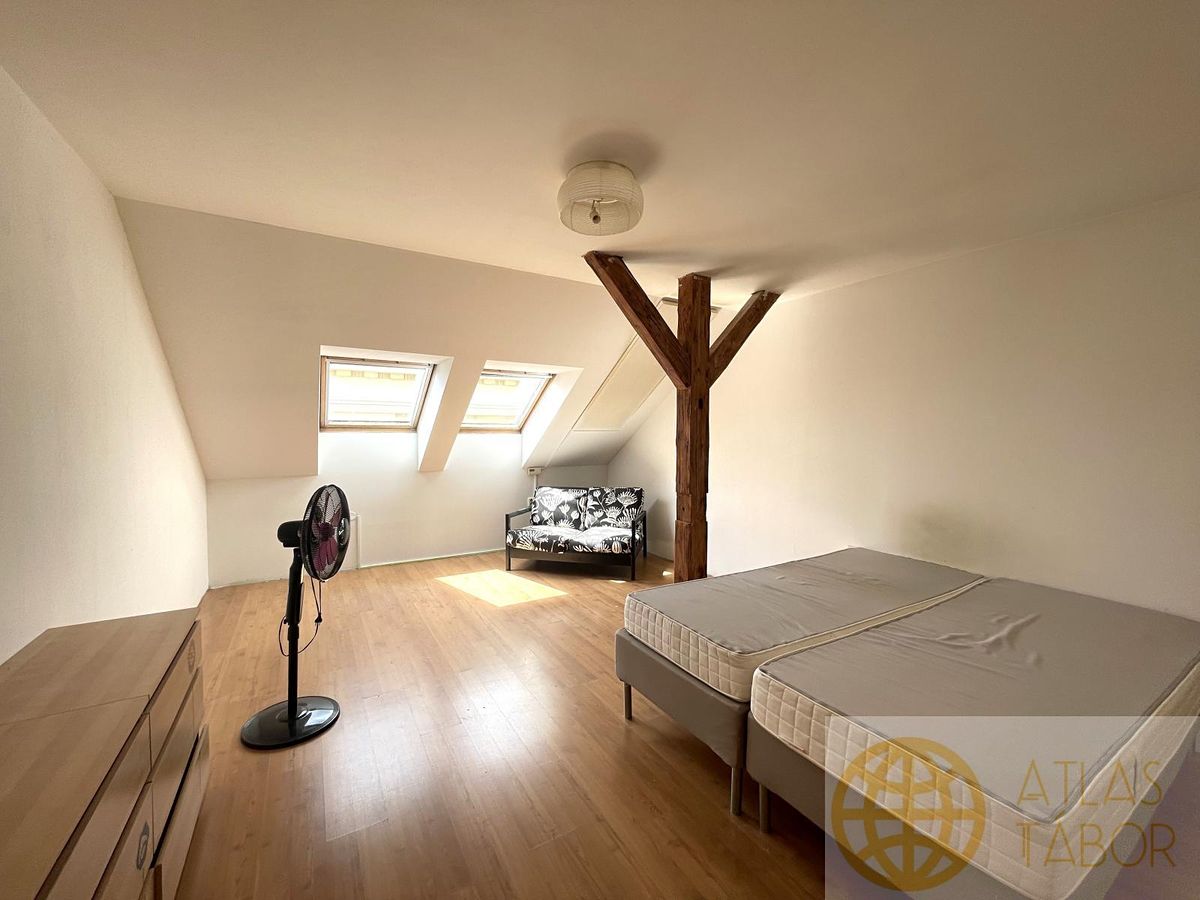 Pronájem bytu 2+1 85 m² – fotografie 3