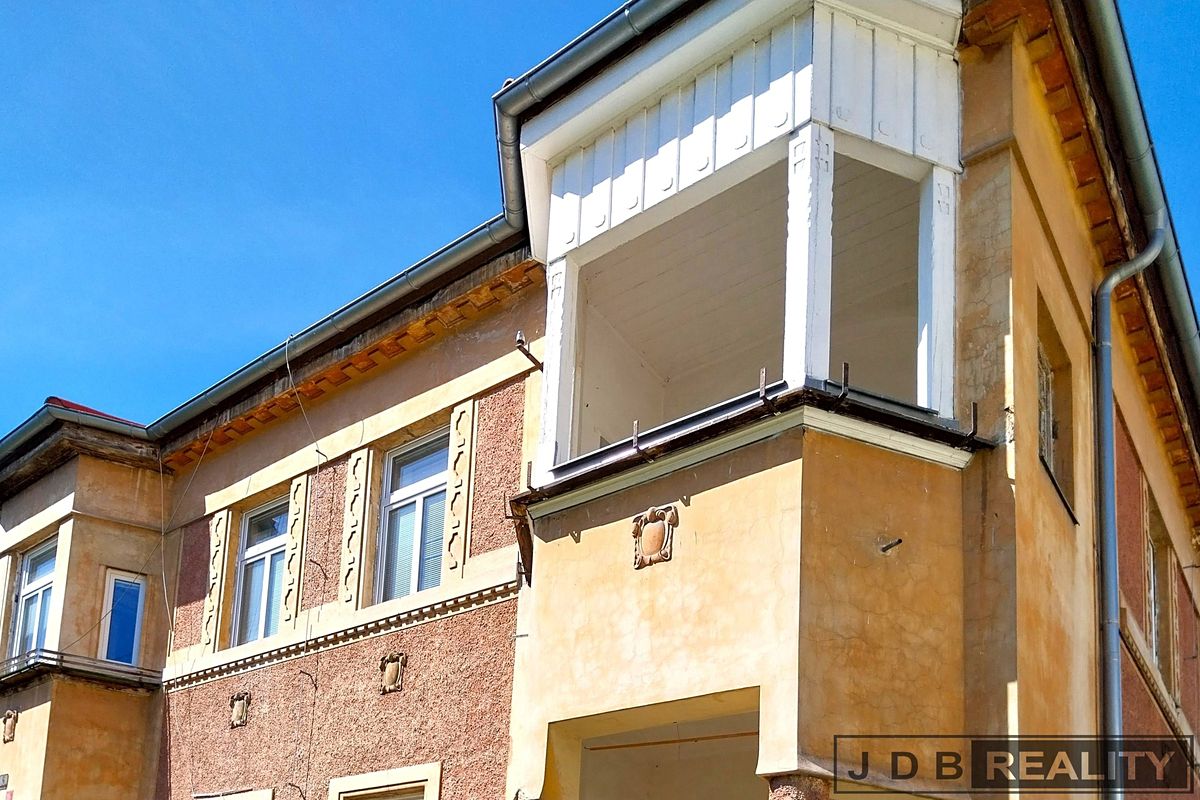 Prodej rodinného domu 266 m², pozemek 719 m² – fotografie 3