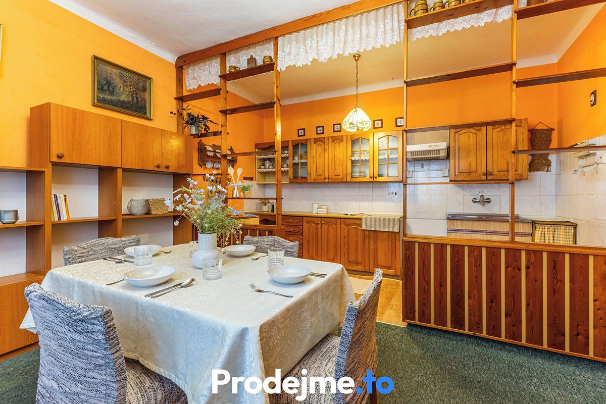 Prodej rodinného domu 104 m², pozemek 700 m² – fotografie 2