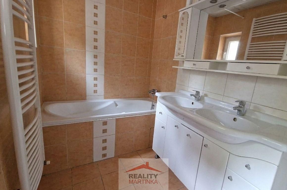Prodej rodinného domu 145 m², pozemek 666 m² – fotografie 3