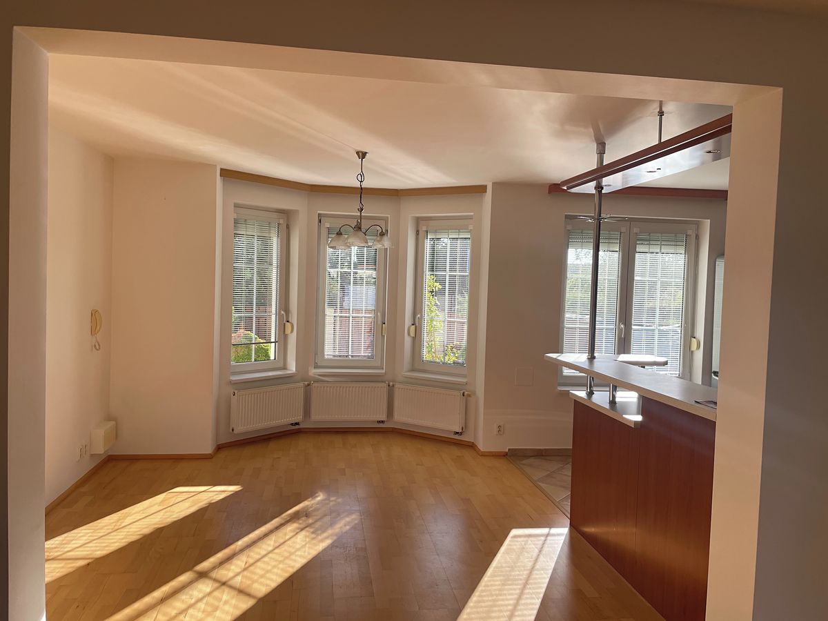 Prodej rodinného domu 185 m², pozemek 726 m² – fotografie 5