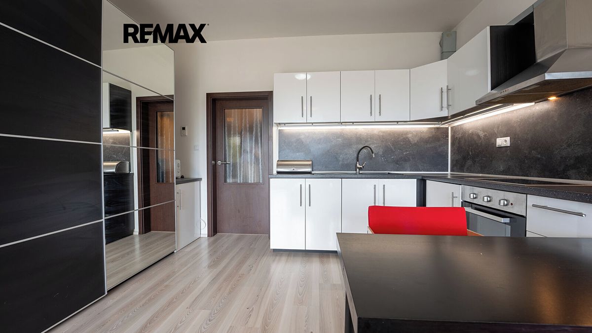 Pronájem bytu 1+kk 42 m²