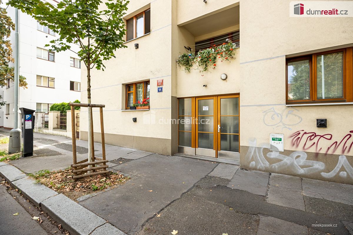 Prodej bytu 2+1 44 m² – fotografie 2