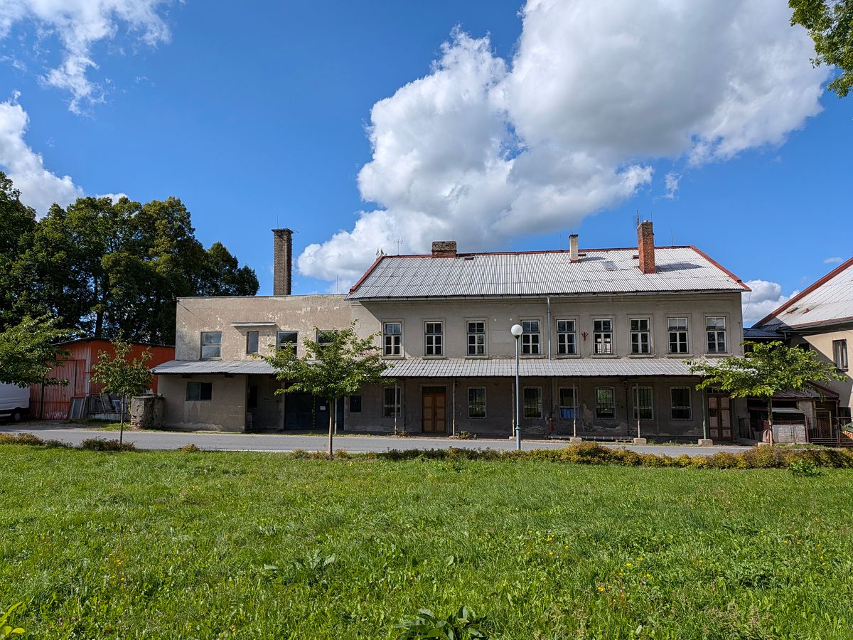 Prodej činžovního domu 1100 m² – fotografie 3