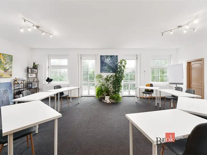 Prodej rodinného domu 1000 m², pozemek 2969 m², Hostivice – náhled fotky 2