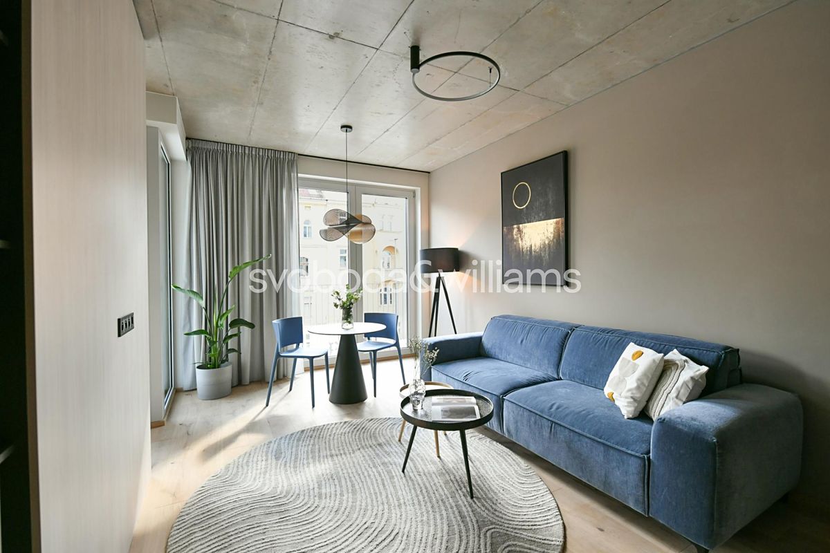 Pronájem bytu 2+kk 40 m² – fotografie 2