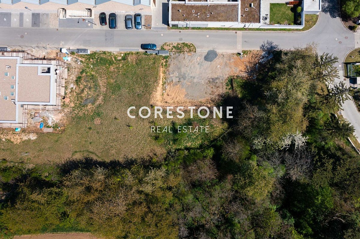 Prodej stavebního pozemku 1353 m² – fotografie 4