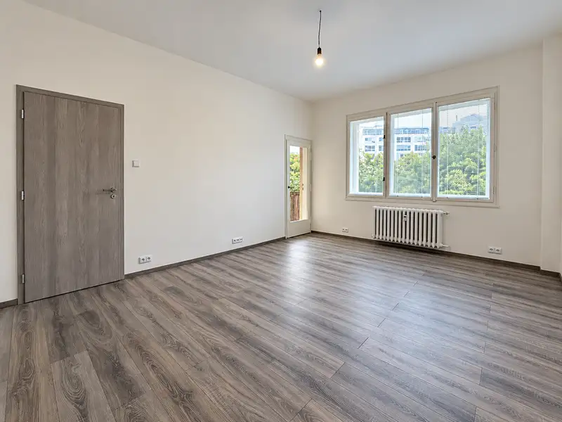Prodej bytu 1+kk 29 m², Praha – náhled fotky 2