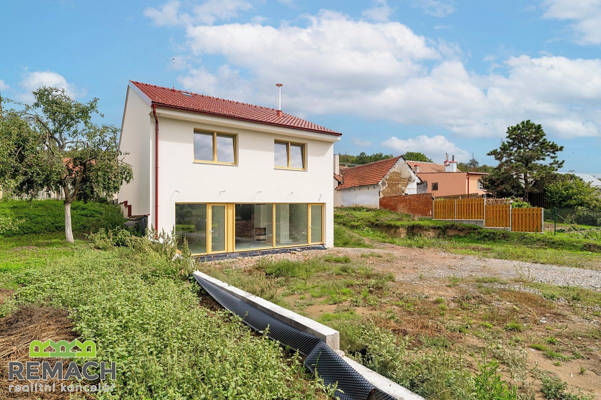 Prodej rodinného domu 196 m², pozemek 526 m² – fotografie 5