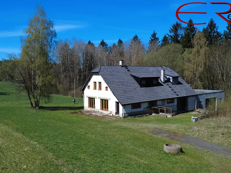 Prodej rodinného domu 394 m², pozemek 3898 m², Pěnčín – náhled fotky 1