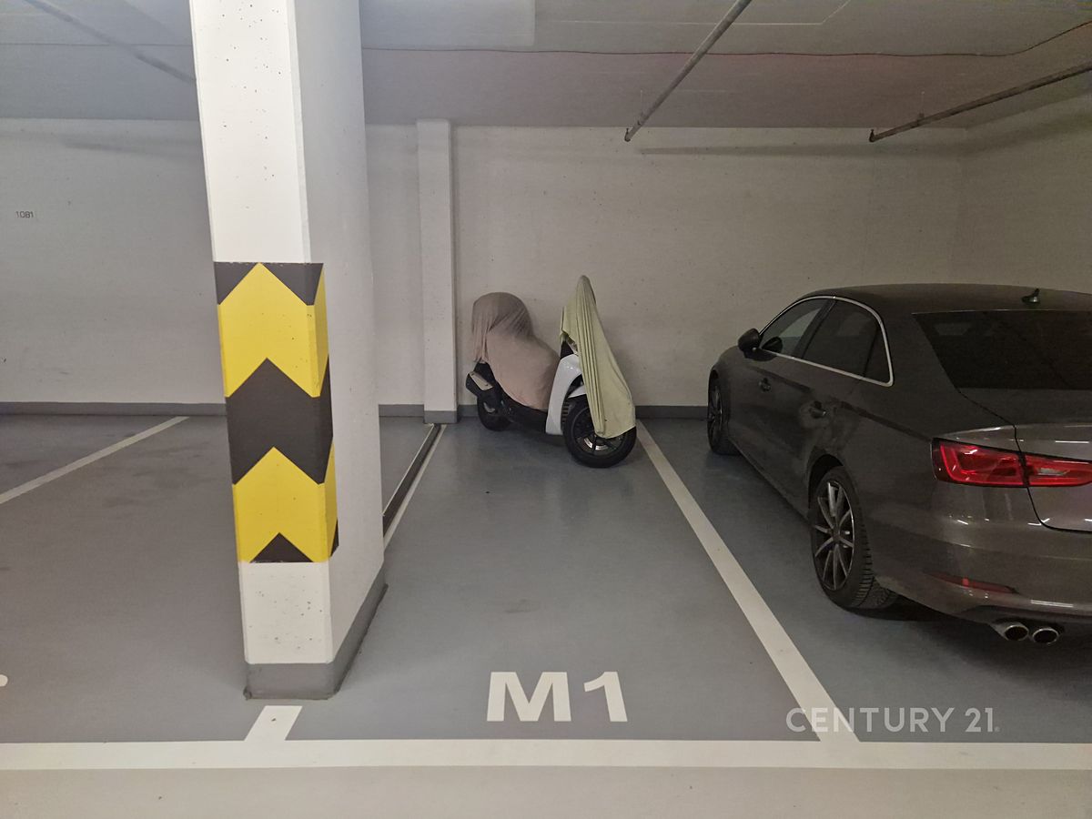 Pronájem garážového stání 8 m²