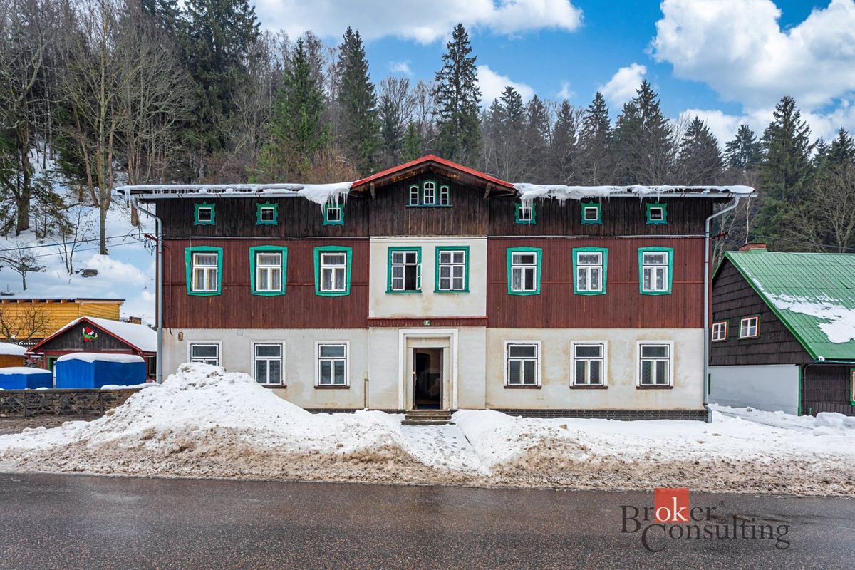 Prodej rodinného domu 400 m², pozemek 515 m² – fotografie 4