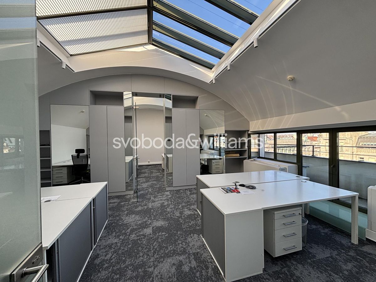 Pronájem kanceláře 133 m² – fotografie 2