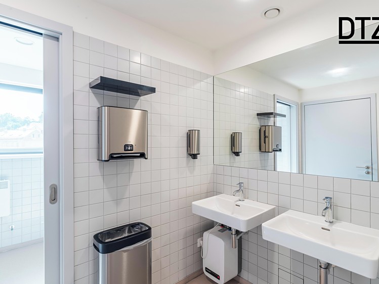 Pronájem komerčního prostoru, 268 m² (13 z 15)