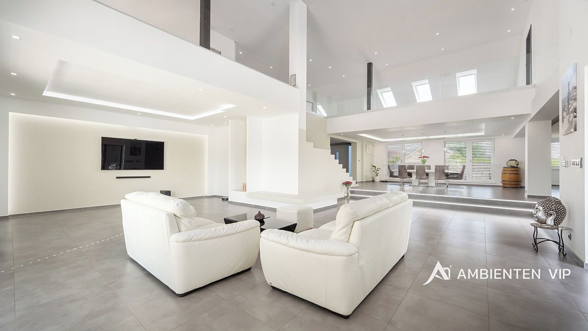 Prodej vily 641 m², pozemek 1564 m² – fotografie 2