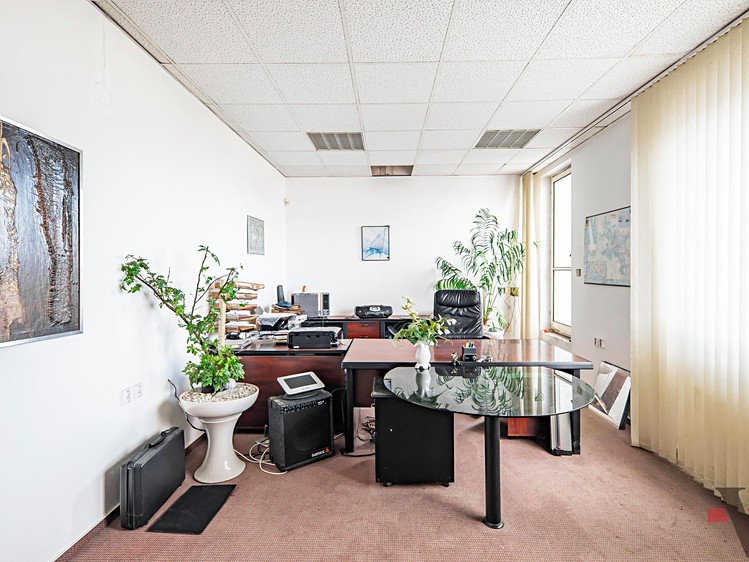 Prodej komerčního prostoru, 716 m² (22 z 26)