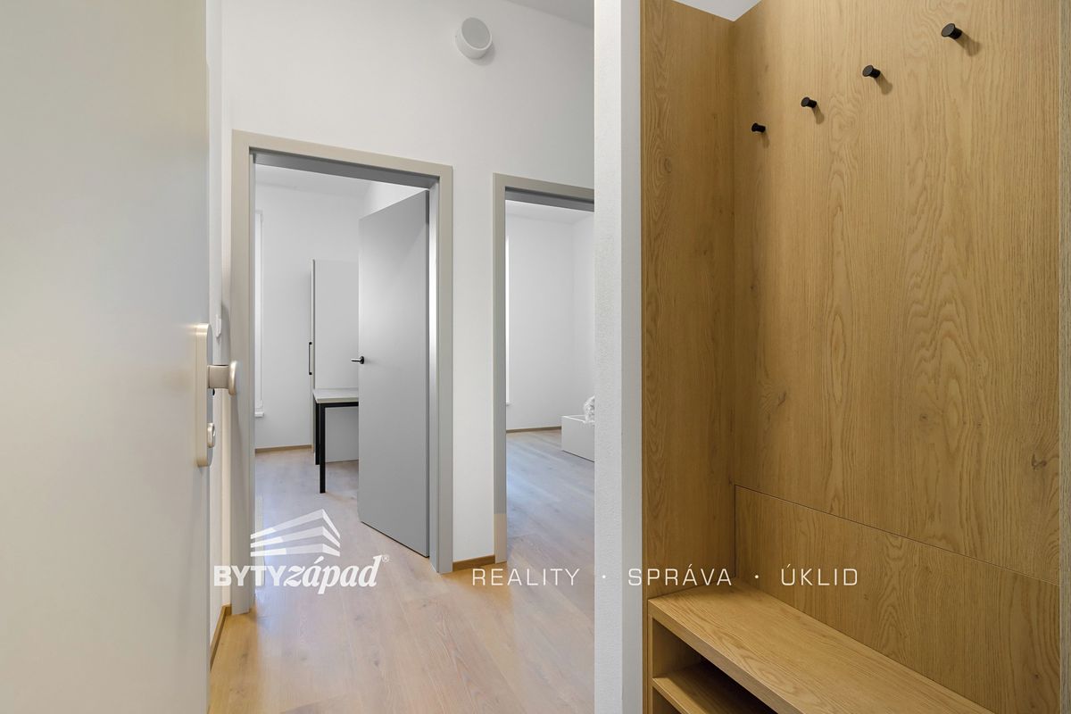 Pronájem bytu 2+kk 33 m² – fotografie 5