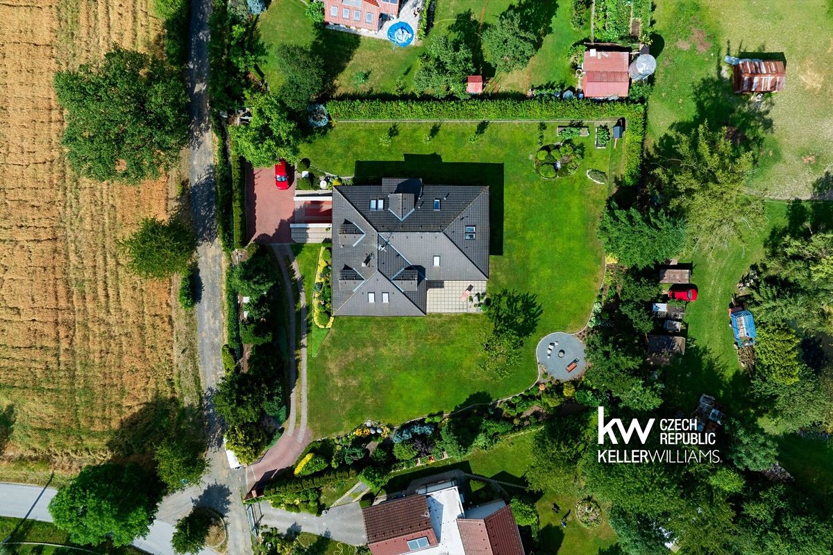 Prodej vily 412 m², pozemek 2583 m² – fotografie 3