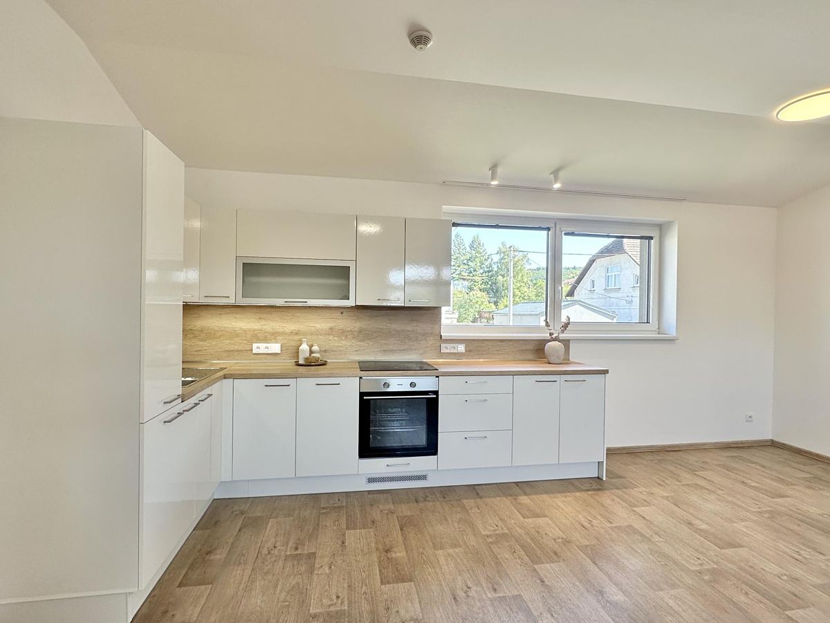 Pronájem bytu 3+kk 83 m²