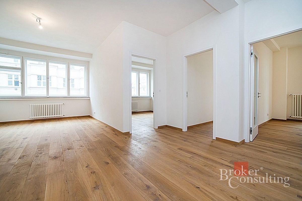 Pronájem kanceláře 110 m² – fotografie 2