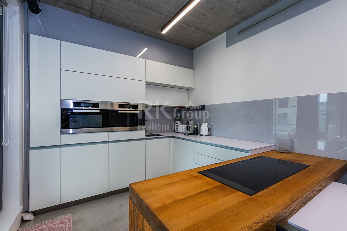 Pronájem bytu 3+kk 81 m² – fotografie 2