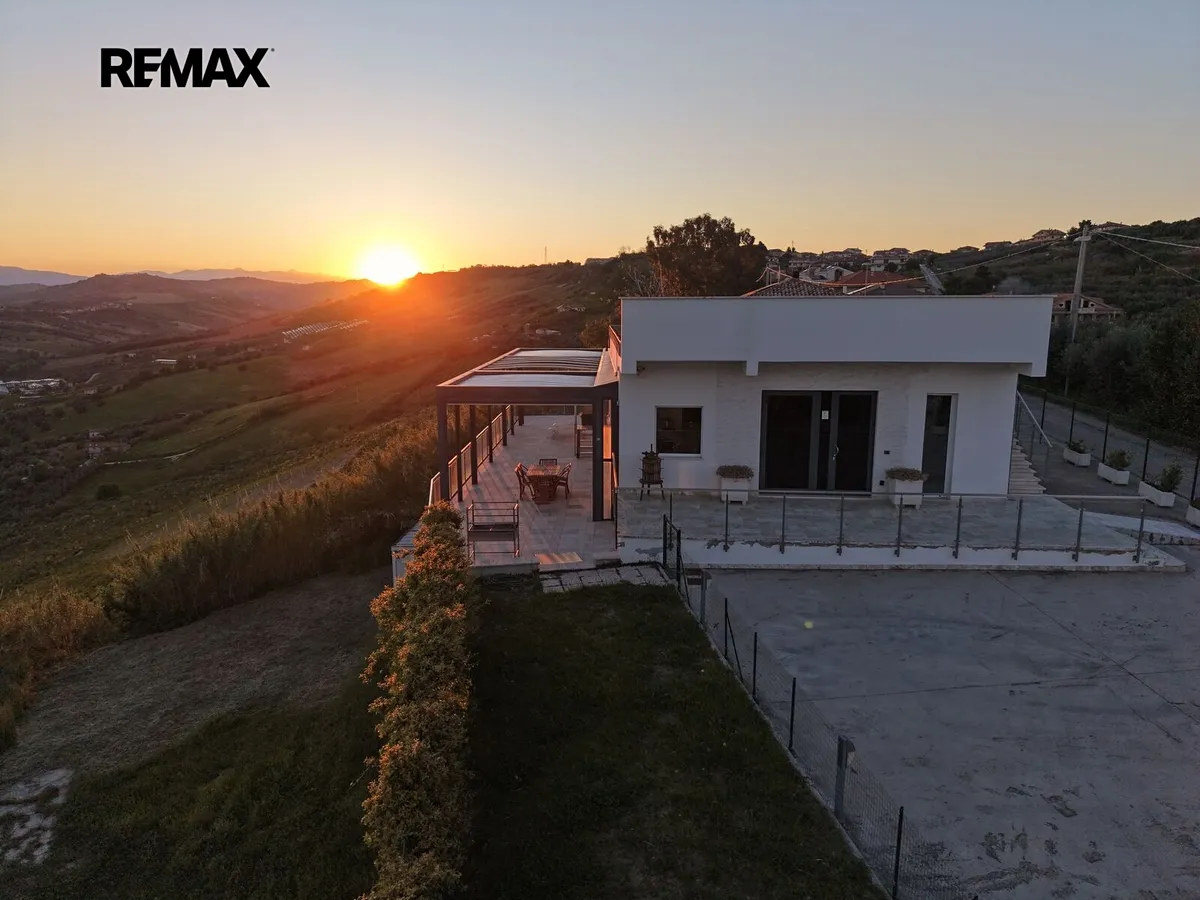 Prodej vily 183 m², pozemek 2200 m²
