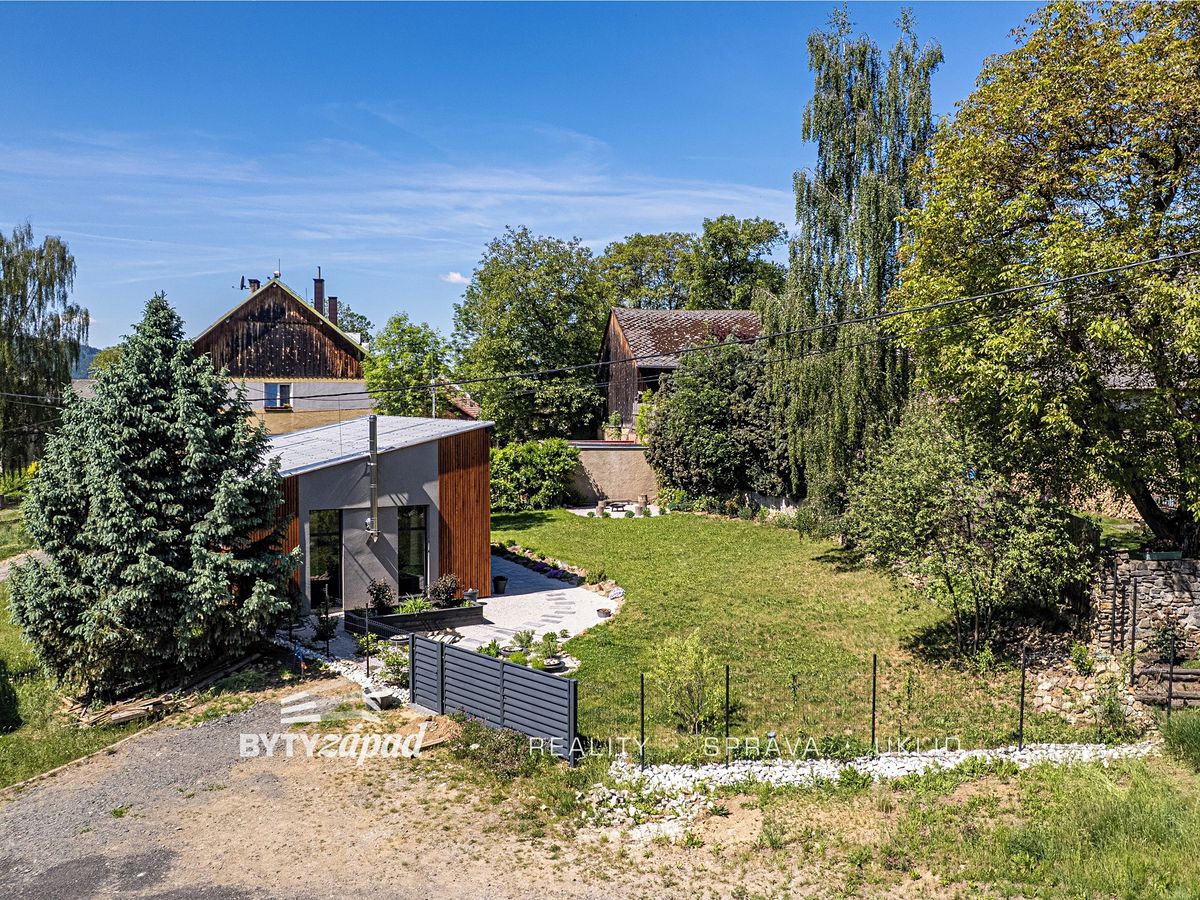 Prodej rodinného domu 93 m², pozemek 648 m² – fotografie 2