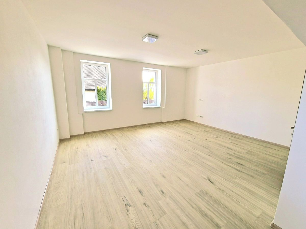 Pronájem bytu 2+1 60 m² – fotografie 2