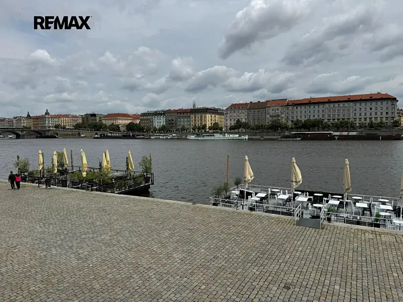 Prodej ubytovacího zařízení 1594 m², Praha – náhled fotky 1