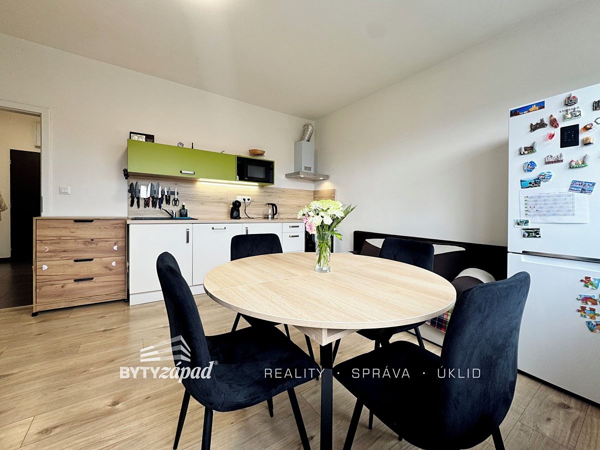 Pronájem bytu 3+kk 67 m² – fotografie 3